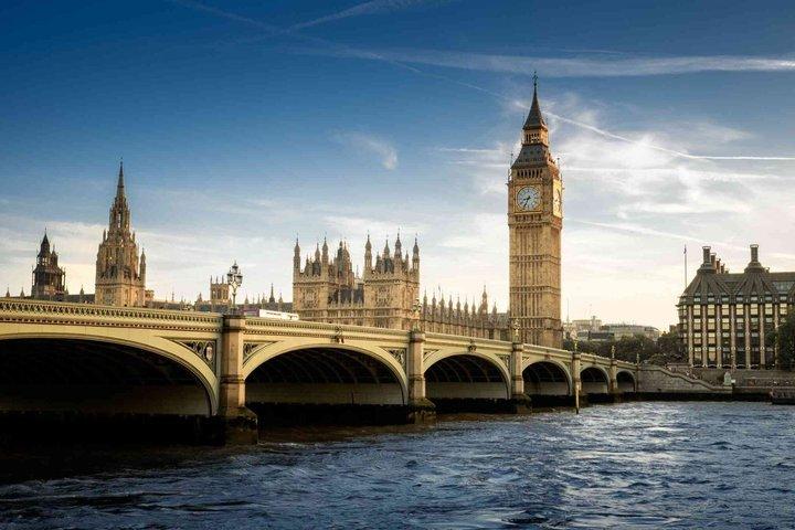 Private Essential London Walking Tour with a Londoner