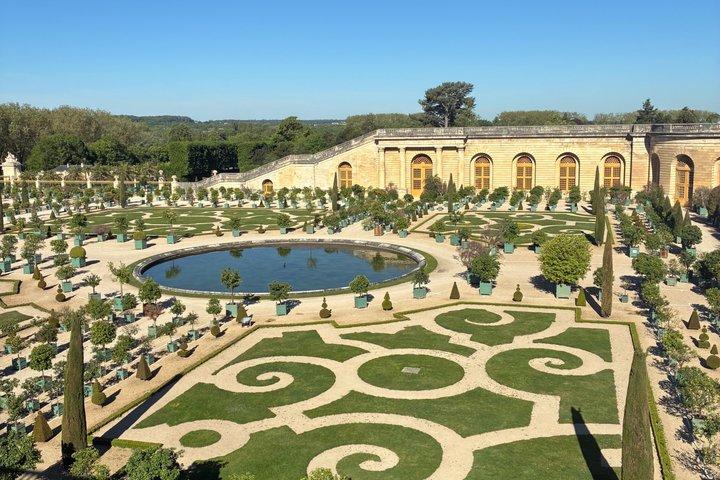 Visita a Versalhes, aos Jardins de Trianon e entrada no Palácio.