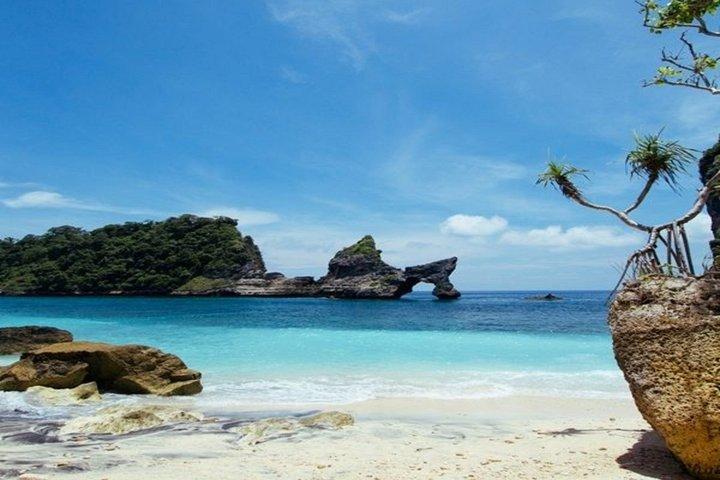 Nusa Penida: Private Car Hire with Driver