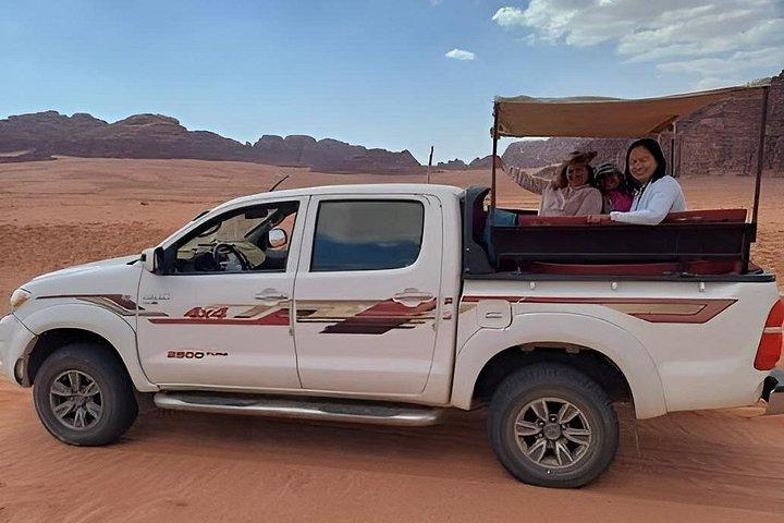 Wadi Rum Jeep Tour and Lunch for 6 Hours