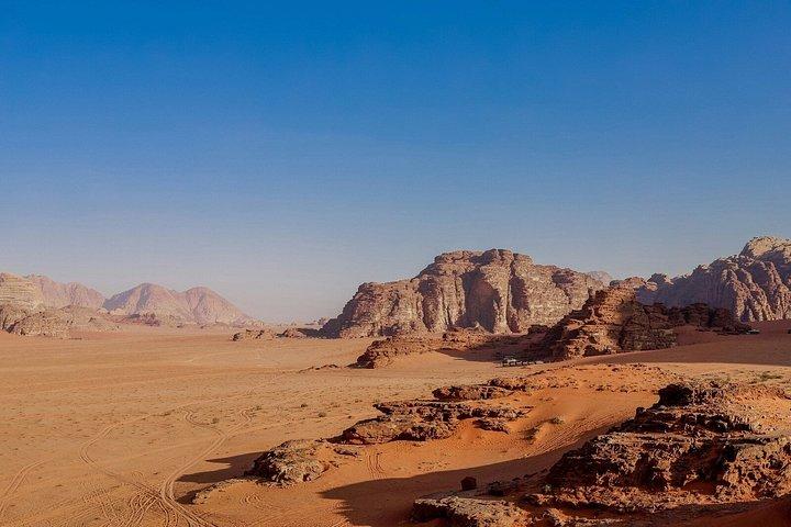 Wadi Rum Jeep Tour and Lunch for 6 Hours
