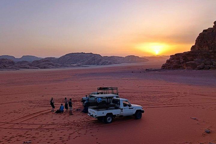 Wadi Rum Jeep Tour and Lunch for 6 Hours