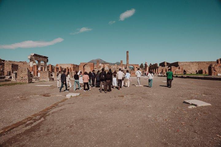Explora Pompeya con un arqueólogo