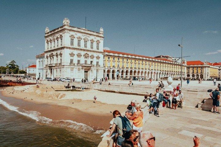 1Hour30Min Tuk Tuk Lisbon Private Guided tour via Tuk Tuk