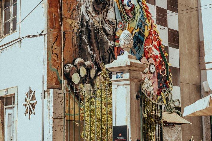 Lisbon Street Art - Private Guided Tour in a Electric Tuk Tuk
