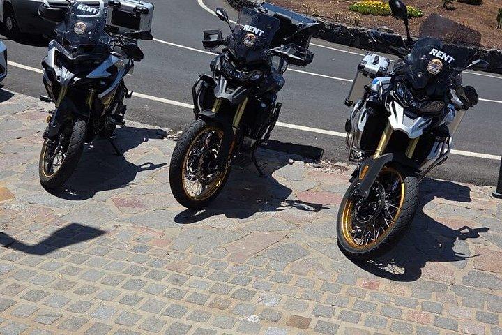 テネリフェ：テイデ山ガイド付きバイクツアー＆シーニックライド