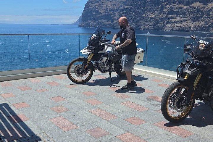 ️ ロス・ギガンテス・コースタル・モーターサイクル・ツアー