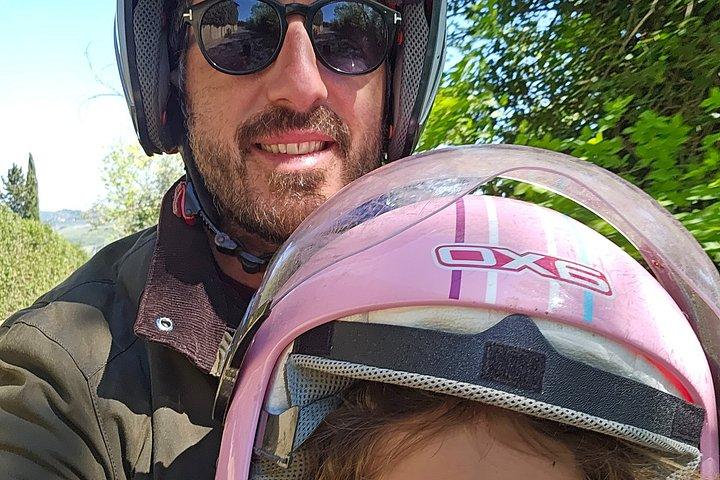 Small-Group Florence Vespa Passenger Ride with Wine Window