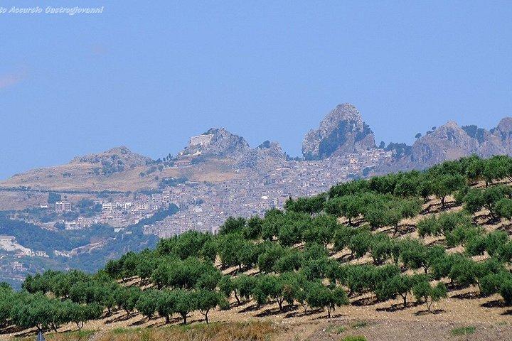 Caltabellotta Walking Tour & Cheesemaking Experience from Sciacca