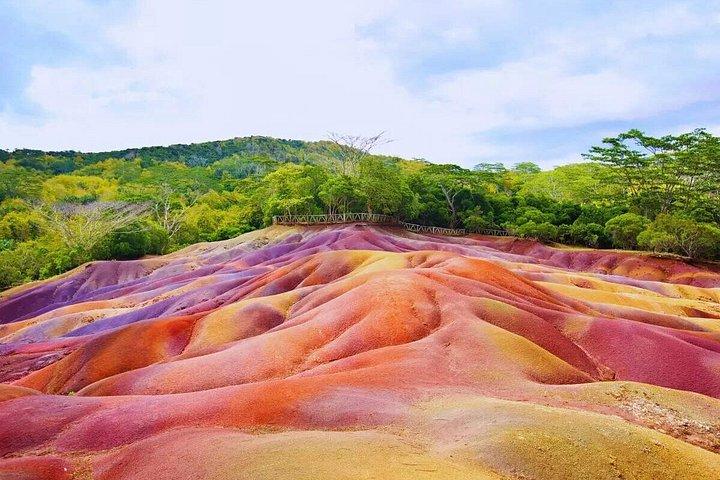 The Complete Mauritius Island E-Guide 5 Regions and 25 Journeys