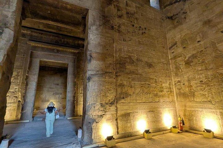 ルクソール発エスナ寺院（クヌム寺院）半日プライベートツアー。