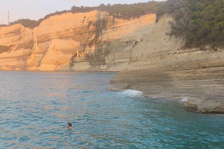 コルフ:オフロード&水泳付き北部プライベートジープサファリ