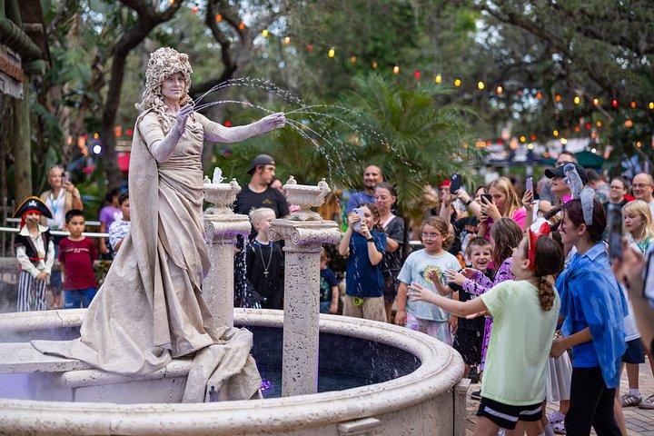 夜のハロウィンイベントの生き物-ローリーパークのズータンパ