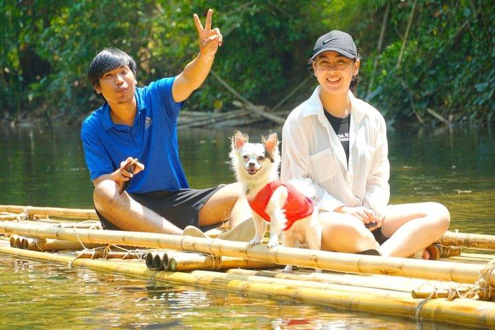 Khao Lak Bamboo Rafting Jungle River e Khantoke Experiência
