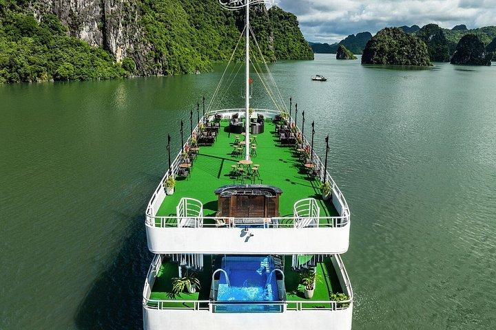 Full Day Halong Bay Tour with Lunch