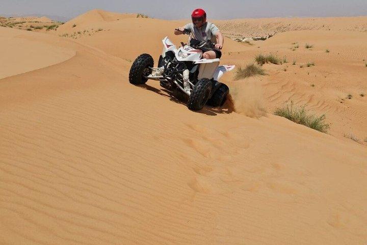 アクティビティとサンセットウォッチで砂漠アドベンチャーツアーを共有