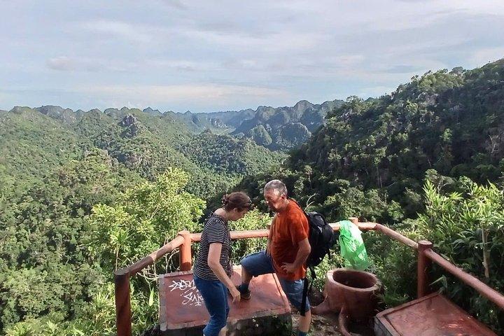 Tour di un giorno del Parco nazionale Cat Ba e del villaggio di Hien Hao