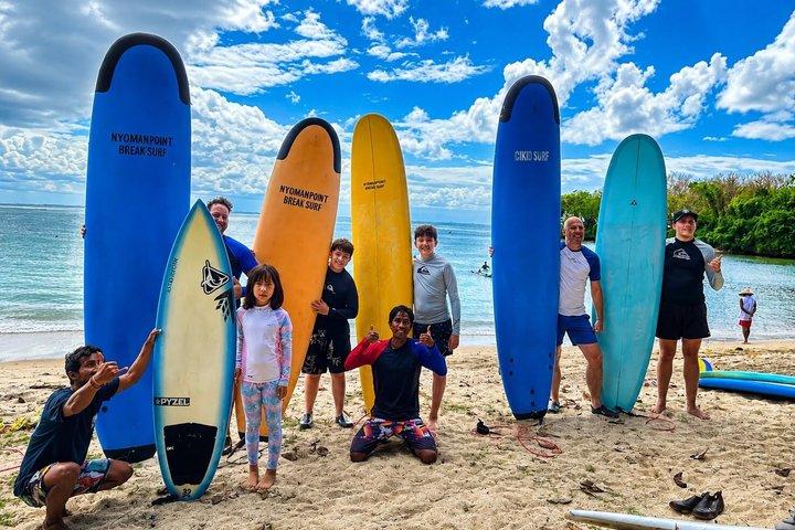 Nusa Dua Bali Surfunterricht auf allen Niveaus mit Profi Instruktor
