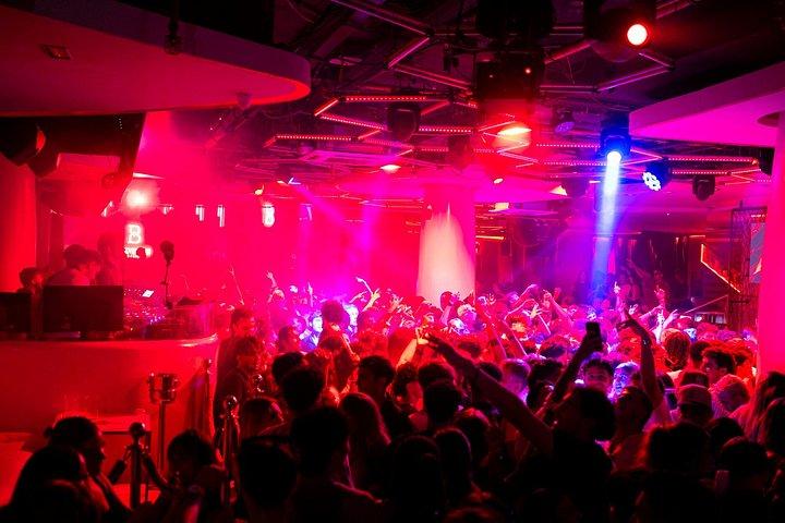 Pub Crawl Barcelona | 4 timers oplevelse | Club Entry