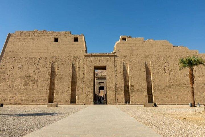 Discover Luxor’s West Bank: Kings, Hatshepsut , Habu