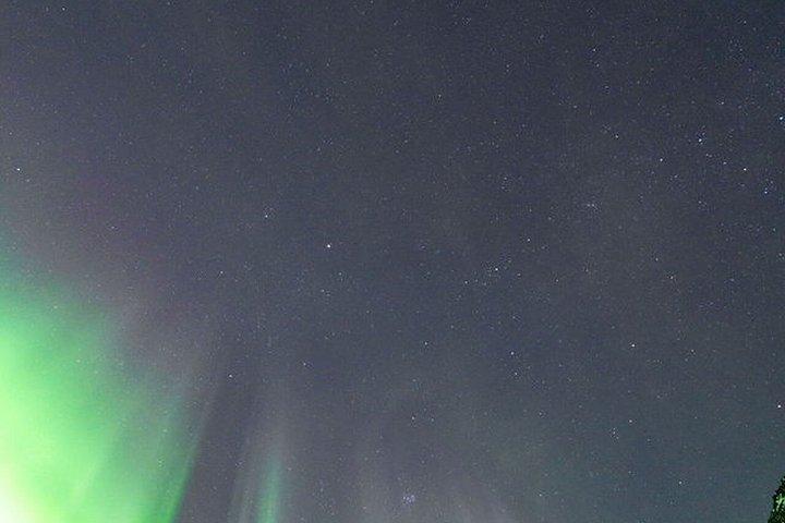 少人数グループでのオーロラ追跡とキャンプファイヤーディナー、写真撮影