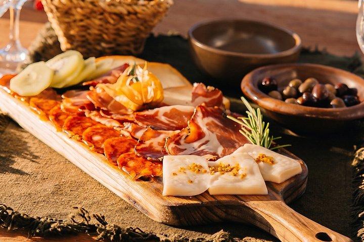 ポルト：6つの橋を巡る豪華クルーズ（ワインと軽食付き、少人数グループ）