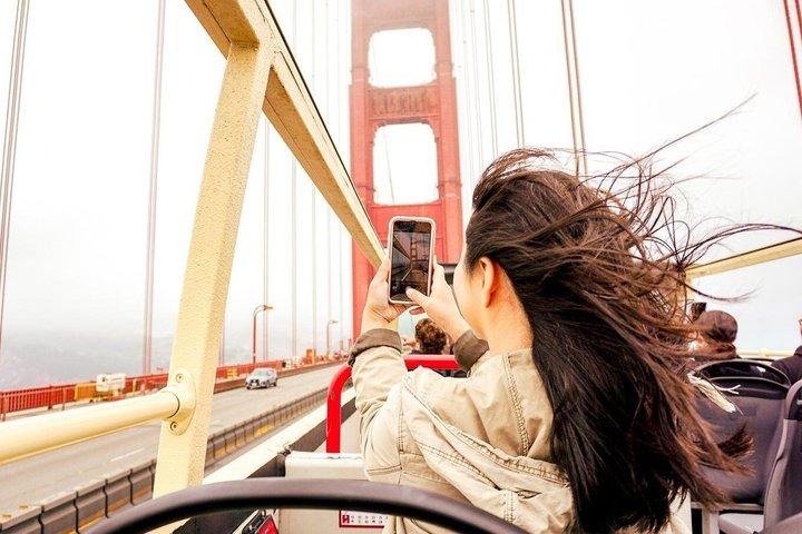 SF:オープントップバスで乗り降り自由の観光ツアー