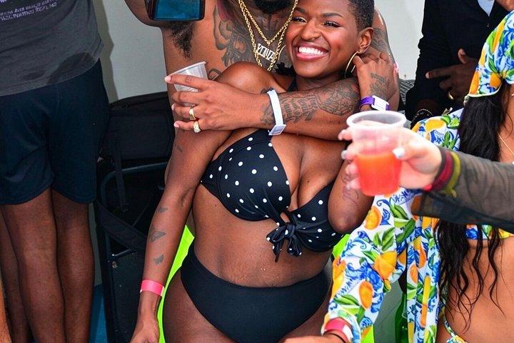 Punta Cana Bootsparty: Open Bar & Live DJ