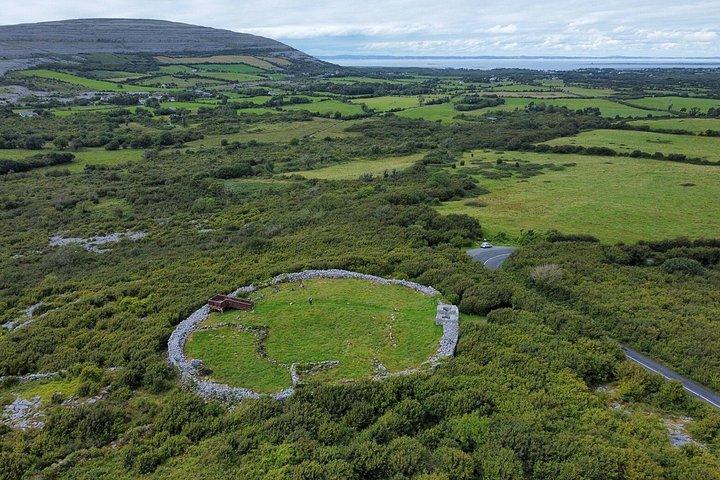 アイルランドのバーレン、モハーの断崖、ドゥーリンを巡る旅