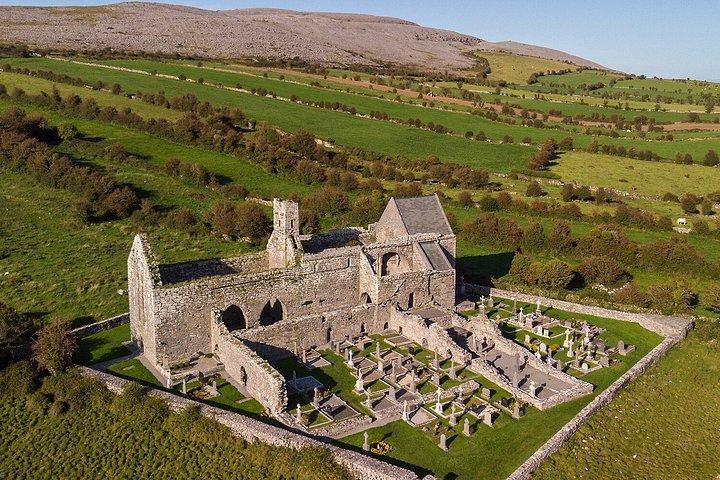 アイルランドのバーレン、モハーの断崖、ドゥーリンを巡る旅