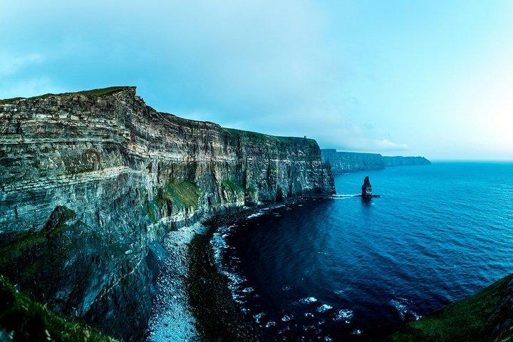 アイルランドのバーレン、モハーの断崖、ドゥーリンを巡る旅