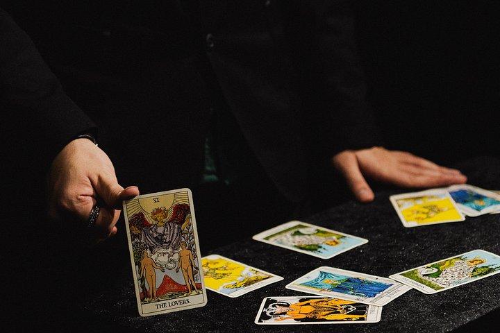バルセロナの秘密のバーで繰り広げられる、魔法のようなカクテルショー