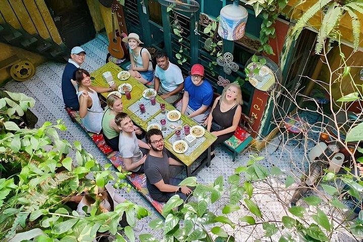 ハノイストリートフードツアー本格ベトナム料理を味わう