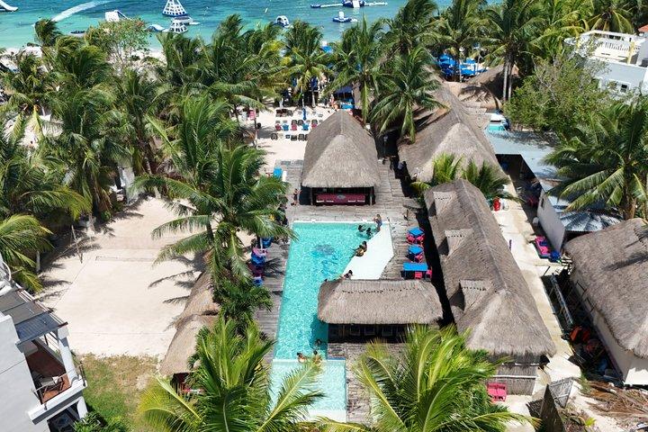 Chula's Beach Club Basic Package