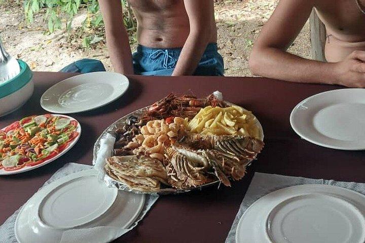 ザンジバル;ブルーサファリシュノーケリング&ブルーラグーンBBQ付き