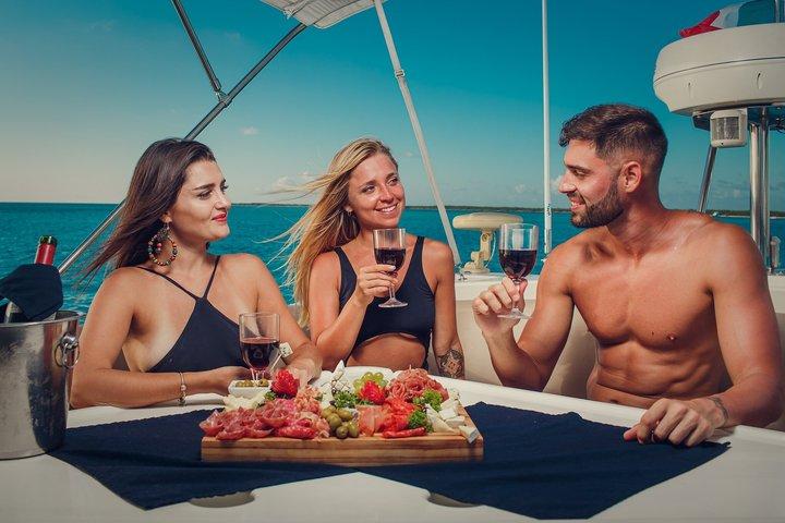 Private luxury catamaran in Tulum with snacks & open bar