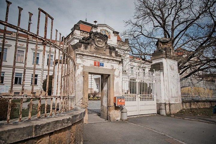 Psychiatrische Klinik & Verlassener Friedhof