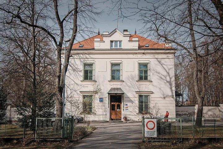 Psychiatrische Klinik & Verlassener Friedhof
