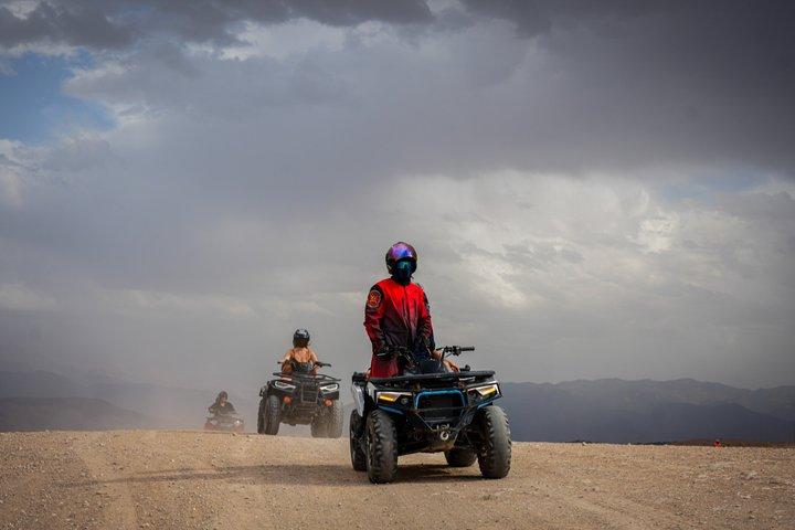 Tour in Quad e Camel nel Deserto di Agafay con Spettacolo a Cena