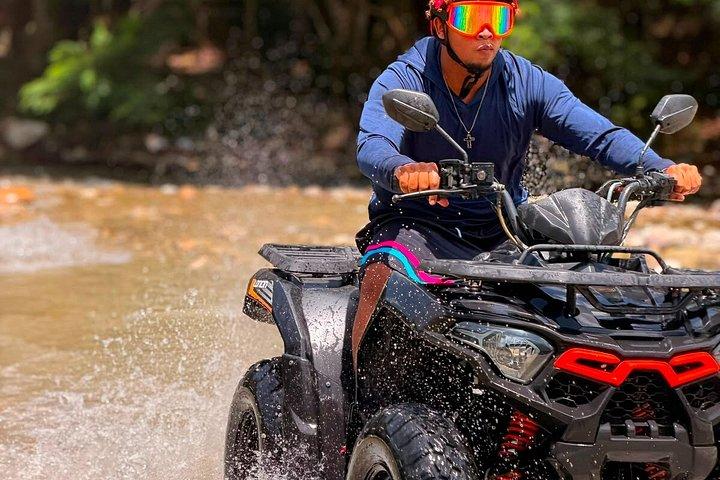 アンバー コーブ - タイノ ベイ スーパー ATV ツアー