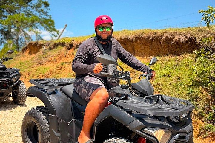 アンバー コーブ - タイノ ベイ スーパー ATV ツアー