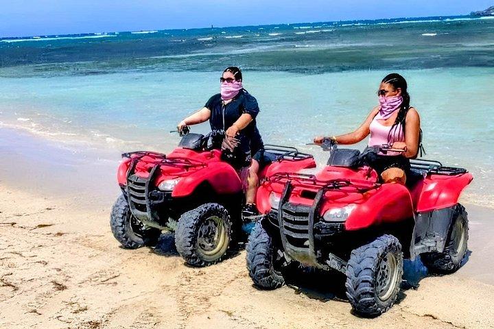 アンバー コーブ - タイノ ベイ スーパー ATV ツアー