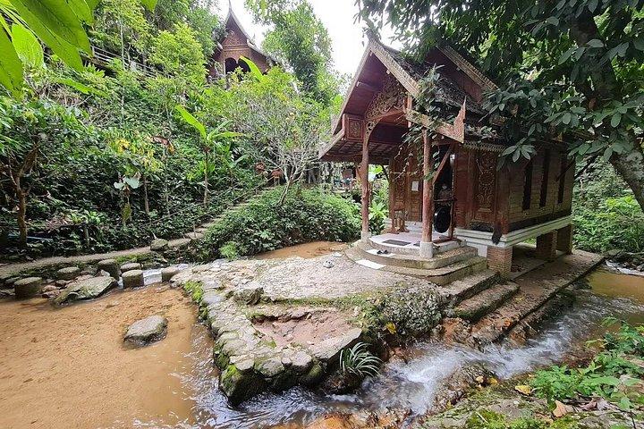 チェンマイからの日帰り旅行：マエカンポン村体験