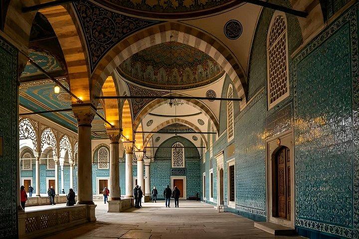 Topkapi Palace Guided Tour Harem Treasury and Bosphorus Views