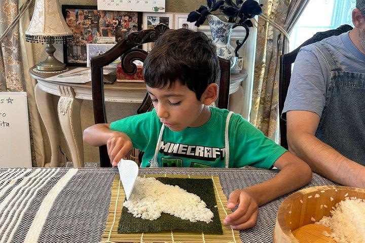 東京のローカル家庭でロール寿司と天ぷらを作ろう!