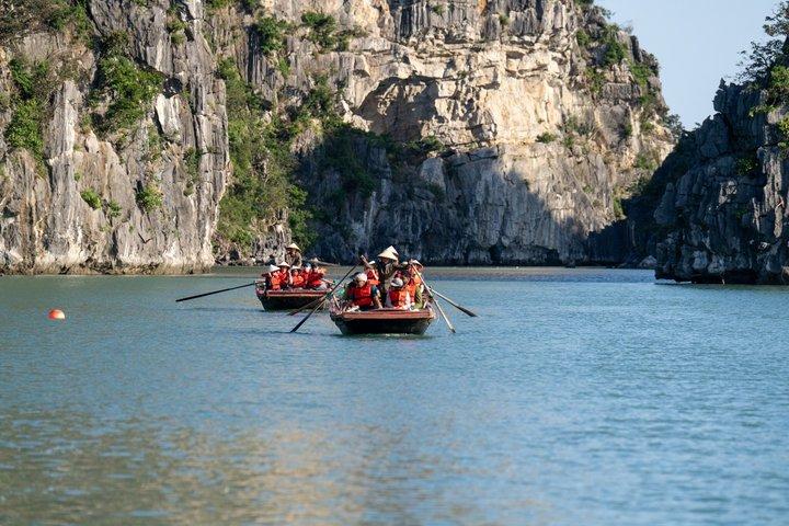 最高の贅沢体験: ドラゴンレジェンド白頭龍湾 2 日間クルーズ