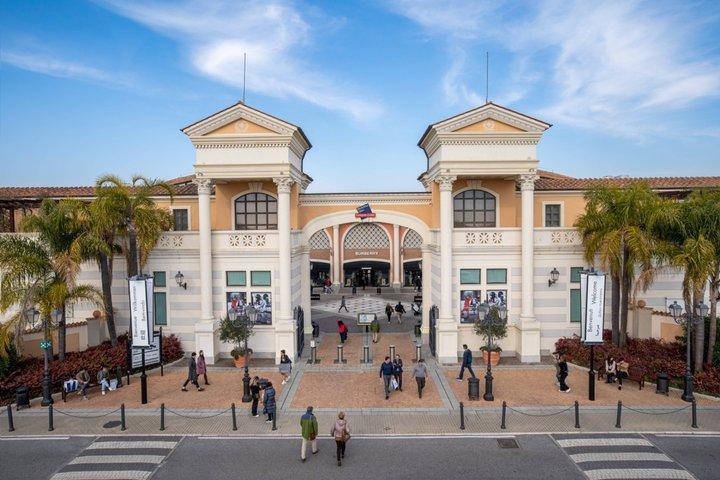 Tour de shopping à Rome via Giovanni avec transport en bus
