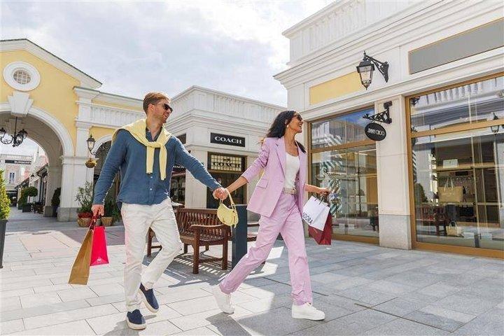 ブダペスト発パンドルフ・ショッピングツアー（往復送迎付き）