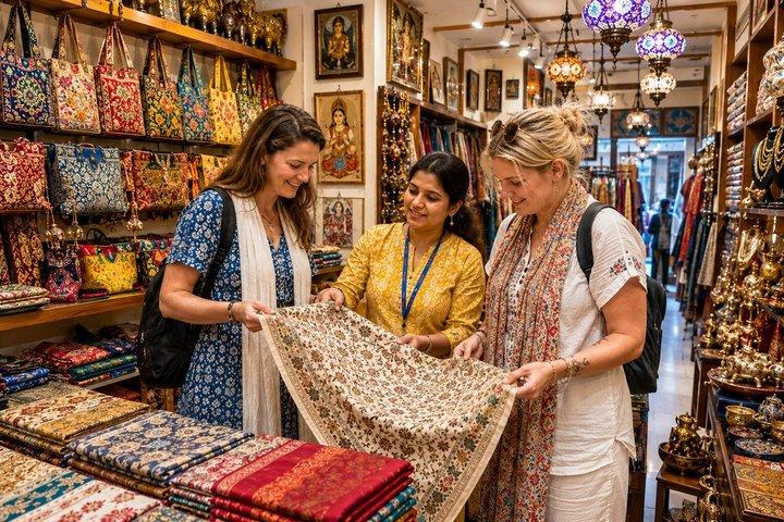 Delhi：女性エキスパートガイド付きショッピングツアー