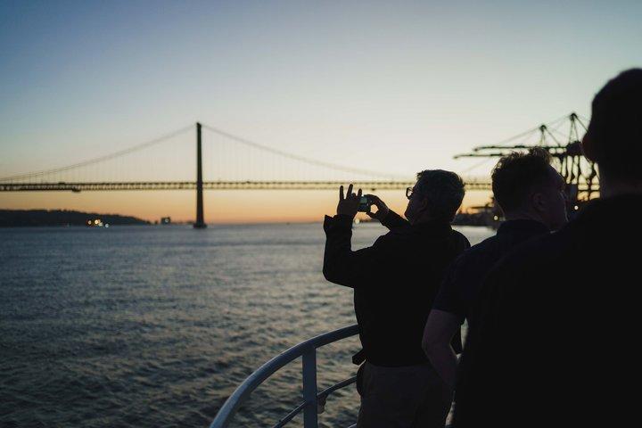 Lisbon Dinner Cruise with Fado Show on the Tagus River